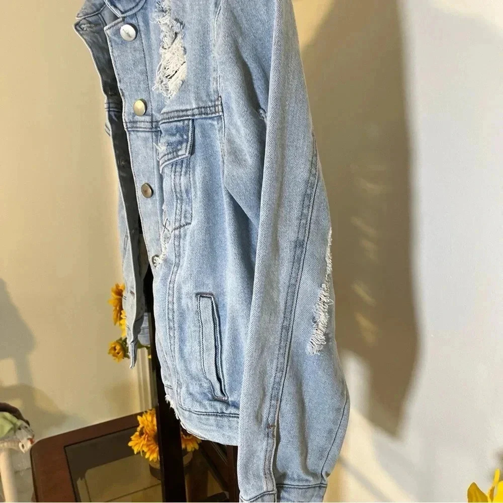 Y2K Grunge Distressed Denim Jacket Women’s Small Light Wash Jean Jacket - Picture 7 of 8